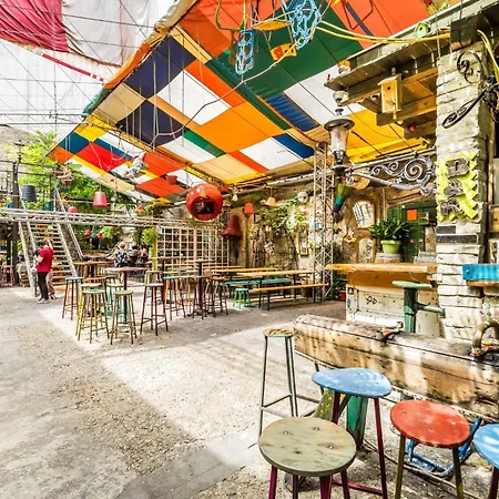 - 2 Min To Newyork Cafe Appartement