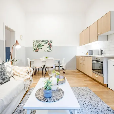 - 2 Min To Newyork Cafe Appartement