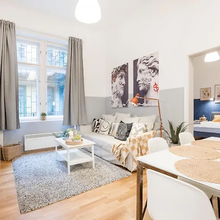 - 2 Min To Newyork Cafe Apartament