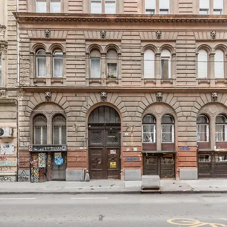 Apartament - 2 Min To Newyork Cafe